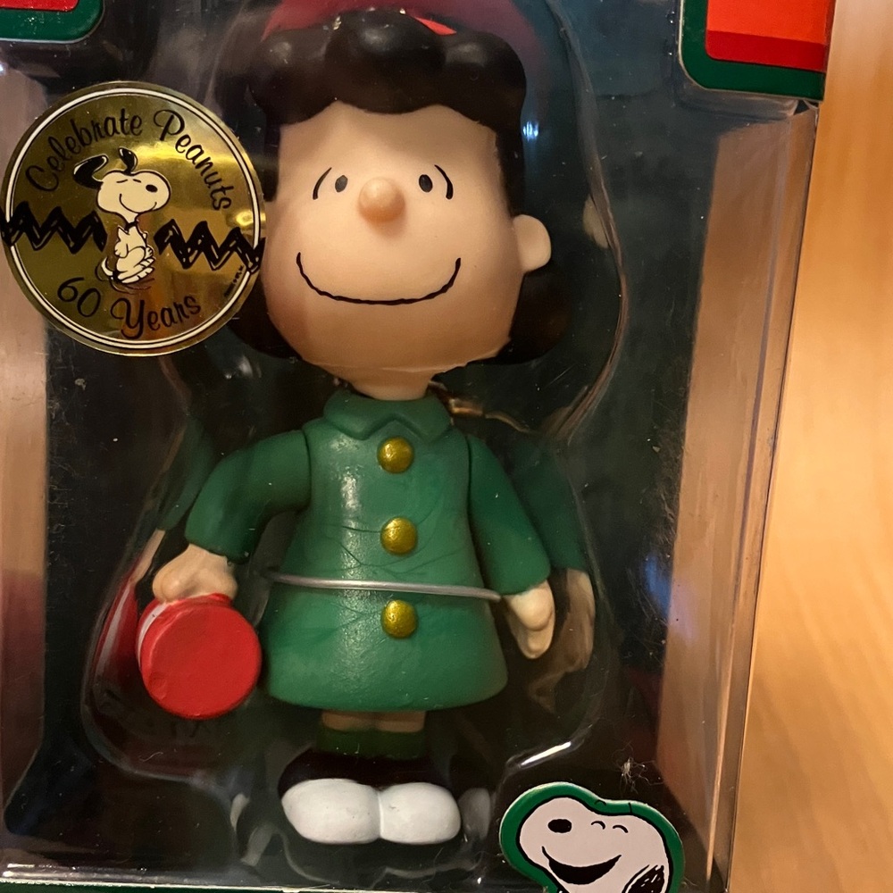 2010 Peanuts Lucy clip-on ornament/keychain/bag clip - 60 Years - Picture 3 of 8